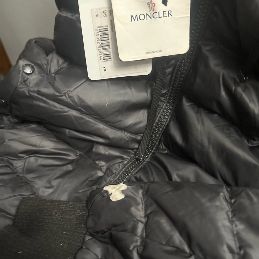 MONCLER Coat Size S With small hiccup on sleeve Fixable Lost Tag during moving - Picture 6 of 10